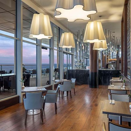 ホテル ヒルトン バトゥミ バトゥーミ エクステリア 写真 The Lounge at the 360° Restaurant