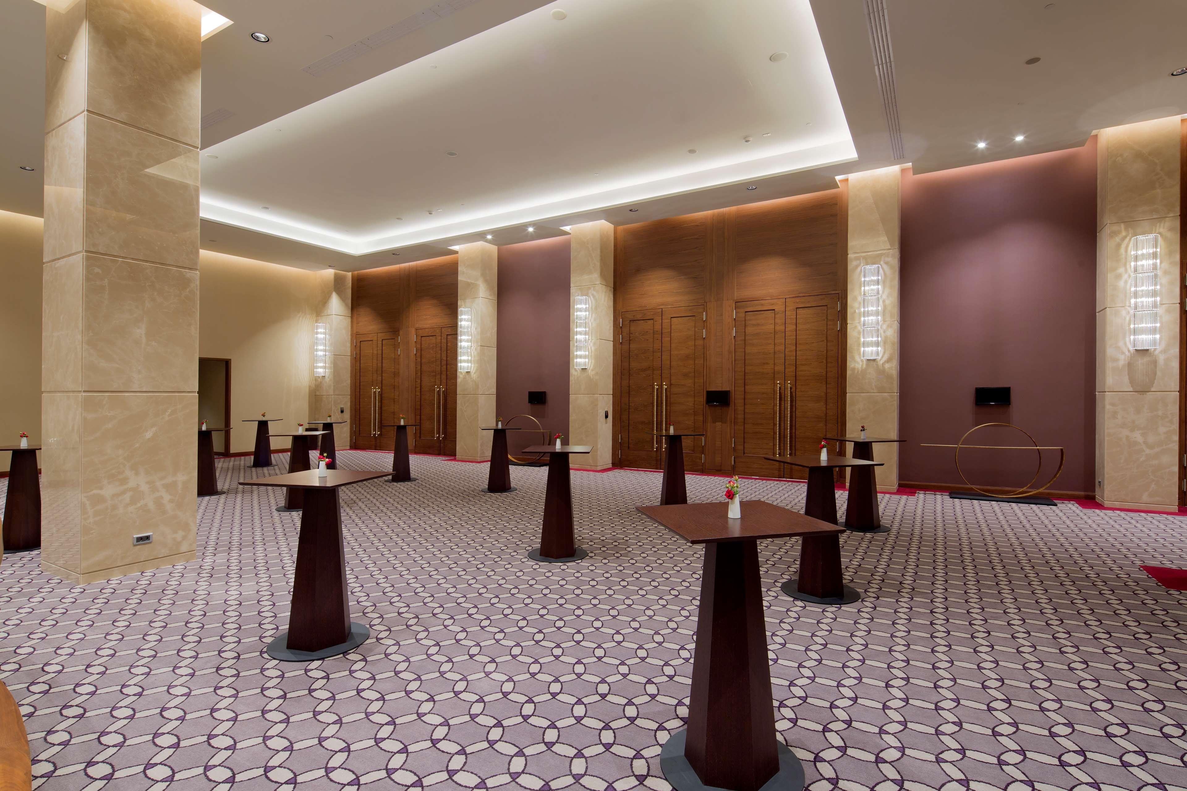 ホテル ヒルトン バトゥミ バトゥーミ エクステリア 写真 The Grand Ballroom