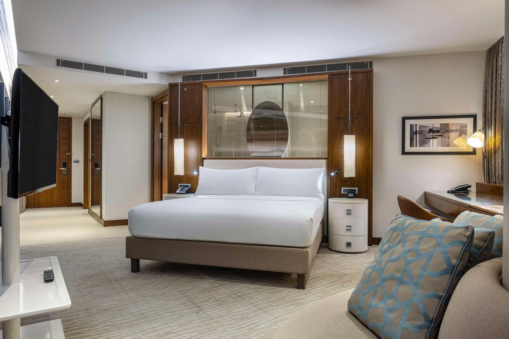 ホテル ヒルトン バトゥミ バトゥーミ エクステリア 写真 A bedroom at the hotel