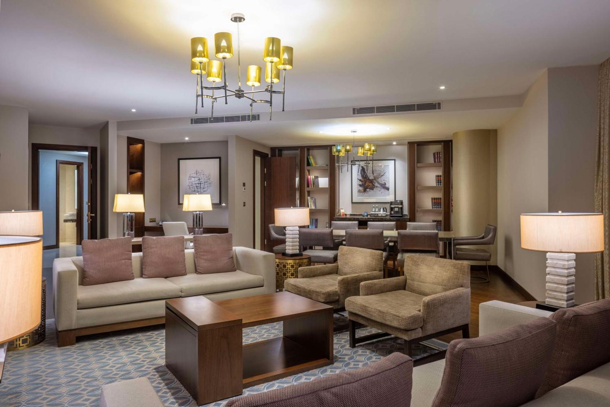 ホテル ヒルトン バトゥミ バトゥーミ エクステリア 写真 A suite at the hotel