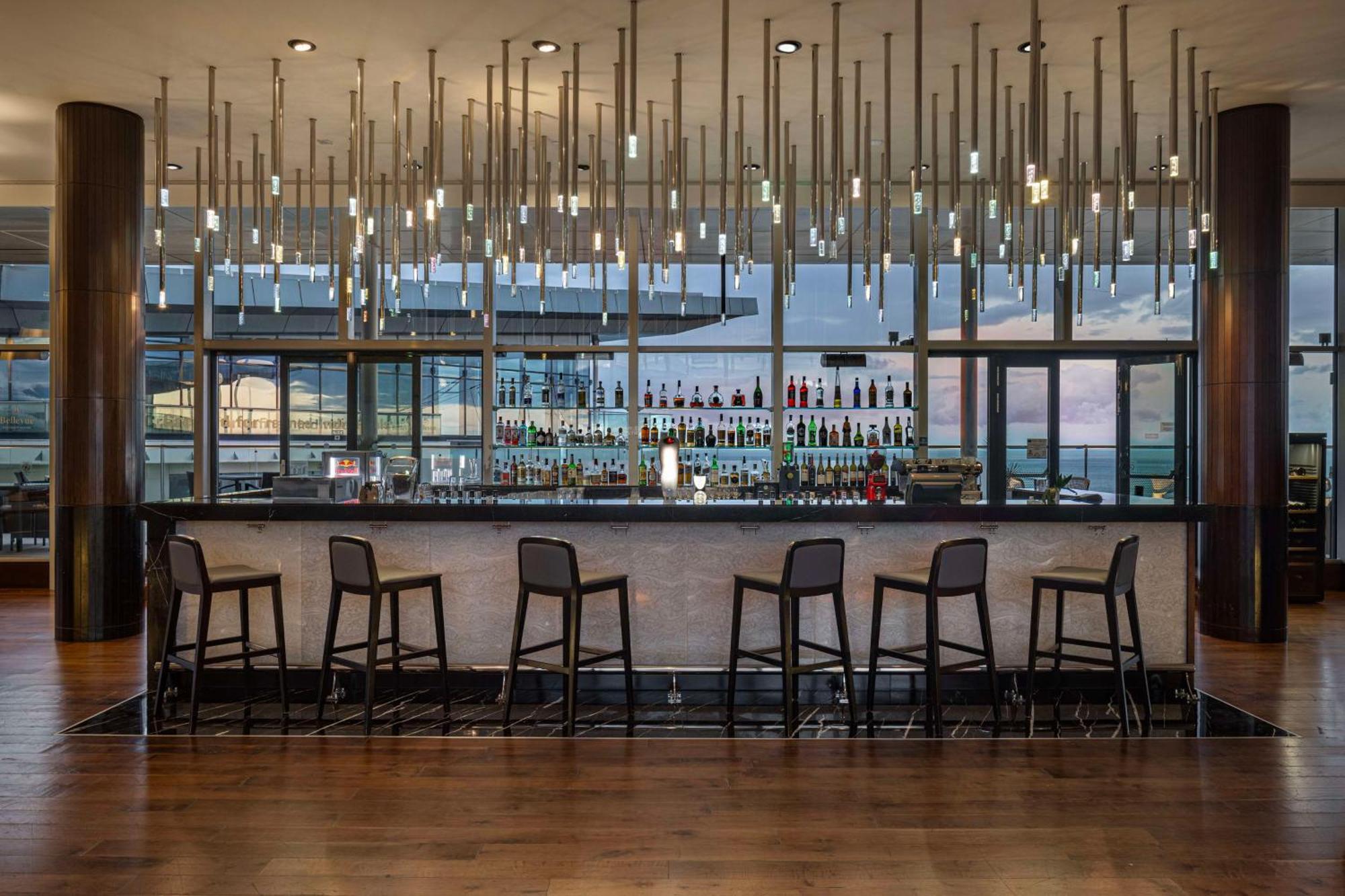 ホテル ヒルトン バトゥミ バトゥーミ エクステリア 写真 The bar at the 101 lounge