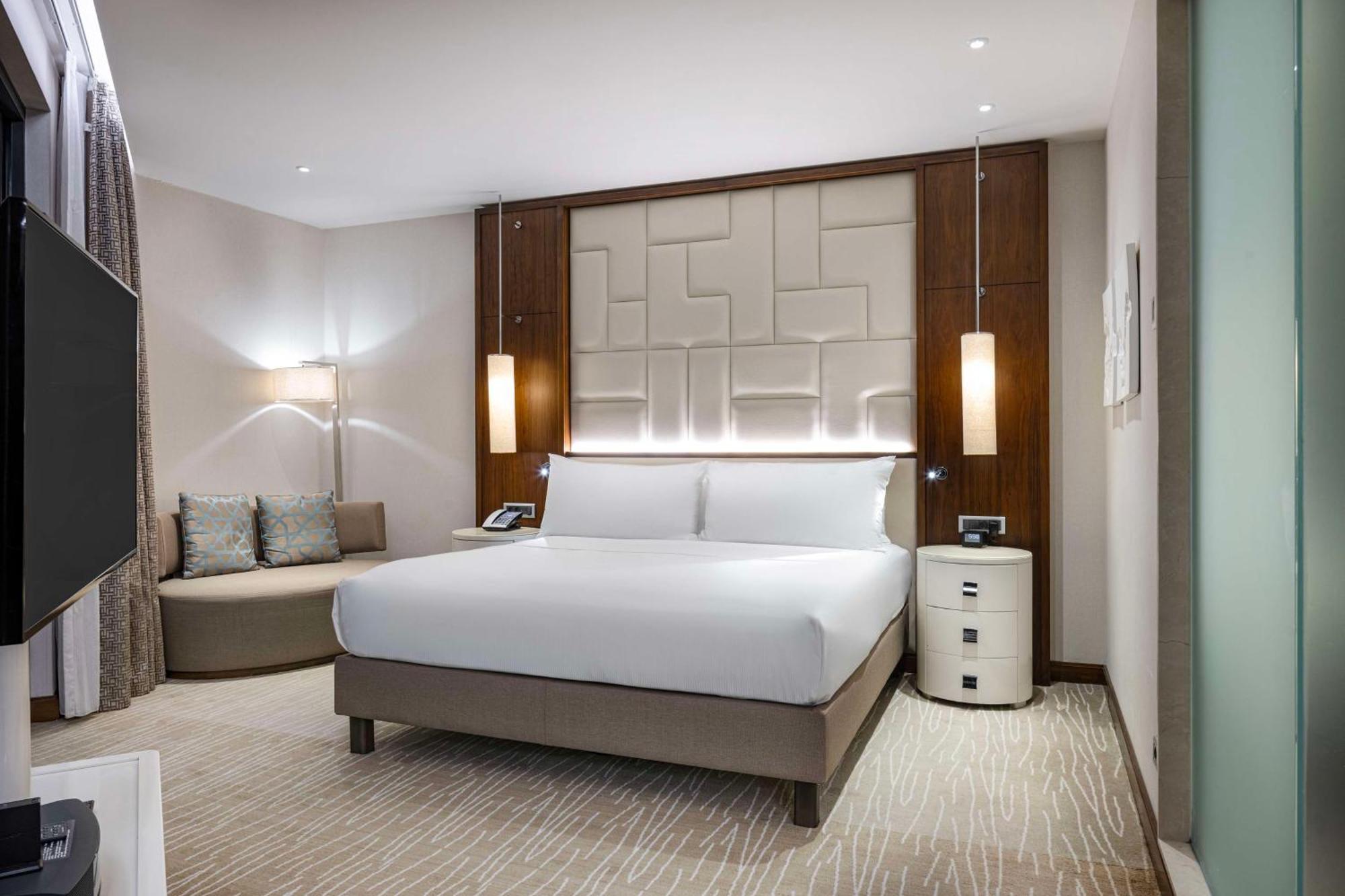 ホテル ヒルトン バトゥミ バトゥーミ エクステリア 写真 A bedroom at the hotel
