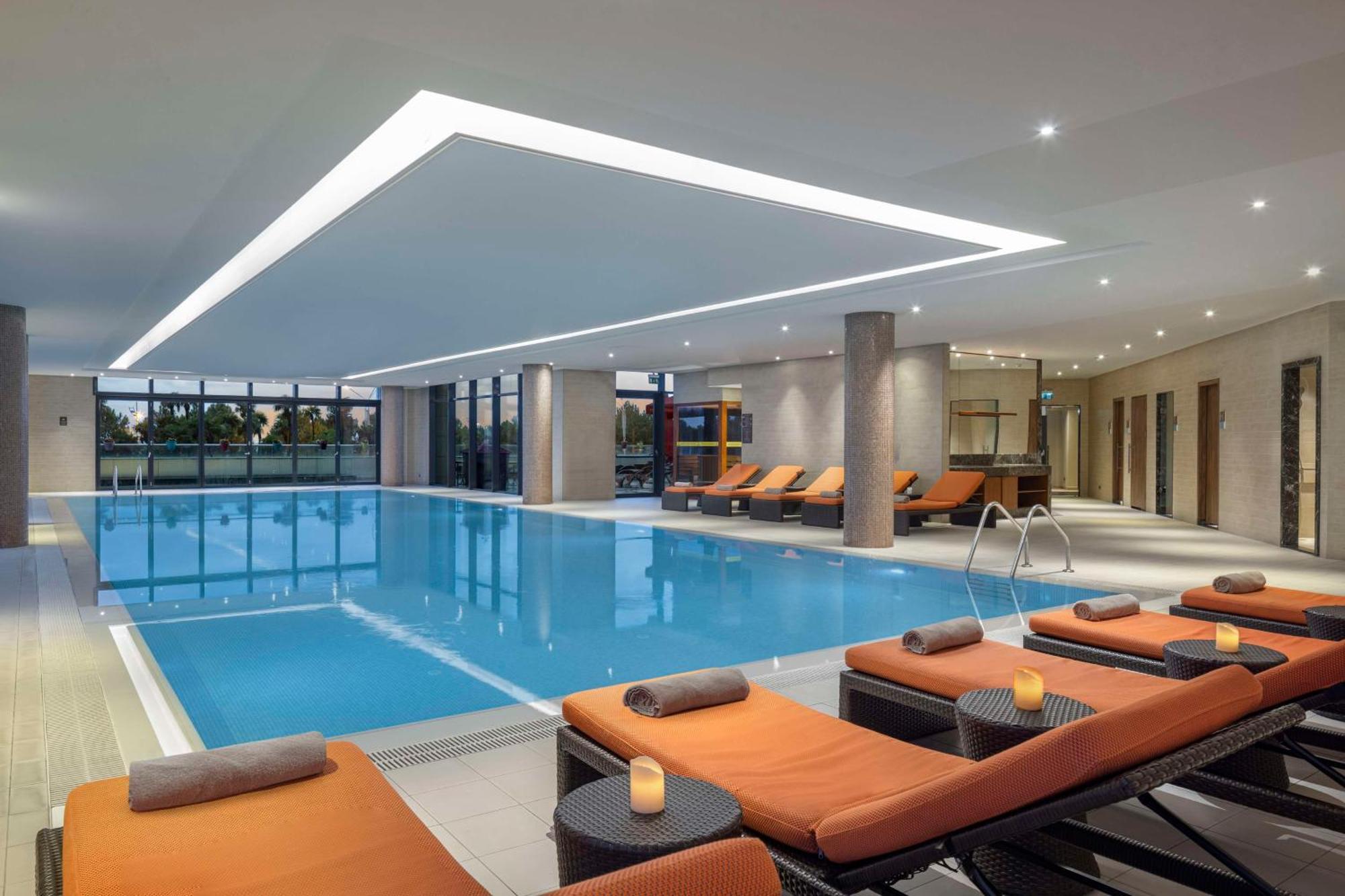 ホテル ヒルトン バトゥミ バトゥーミ エクステリア 写真 The pool at the hotel